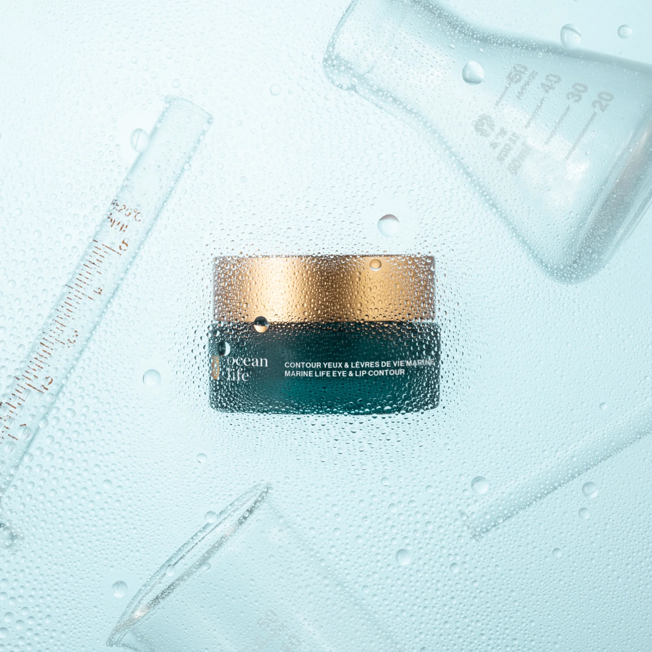 Contour des yeux sec : comment bien hydrater cette zone fragile ?