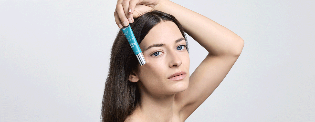 comment appliquer un contour des yeux
